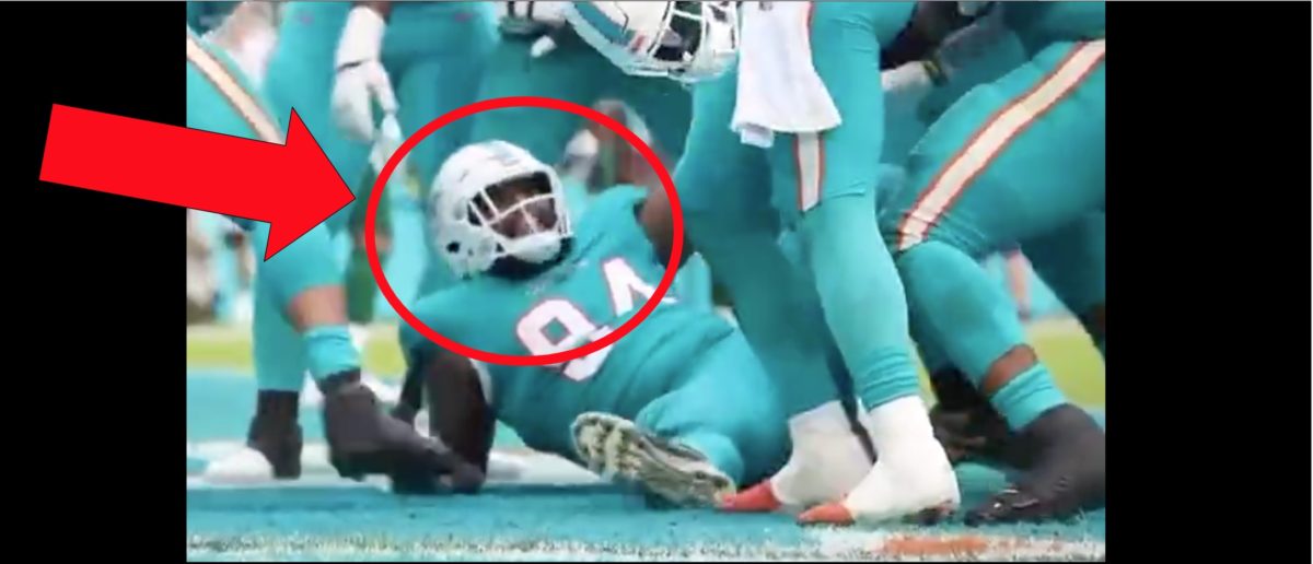 Dolphins' Christian Wilkins performs epic touchdown celebration vs