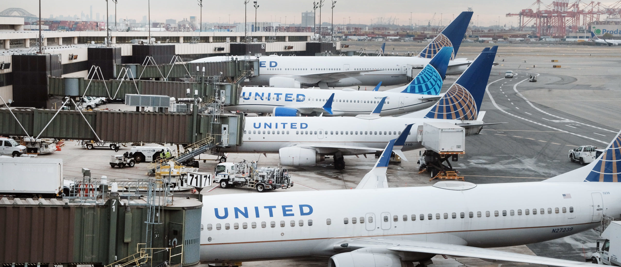 NEWARK, NEW JERSEY - NOVEMBER 30: United Airlines planes sit on the runway at Newark Liberty International Airport on November 30, 2021 in Newark, New Jersey. (Photo by Spencer Platt/Getty Images)
