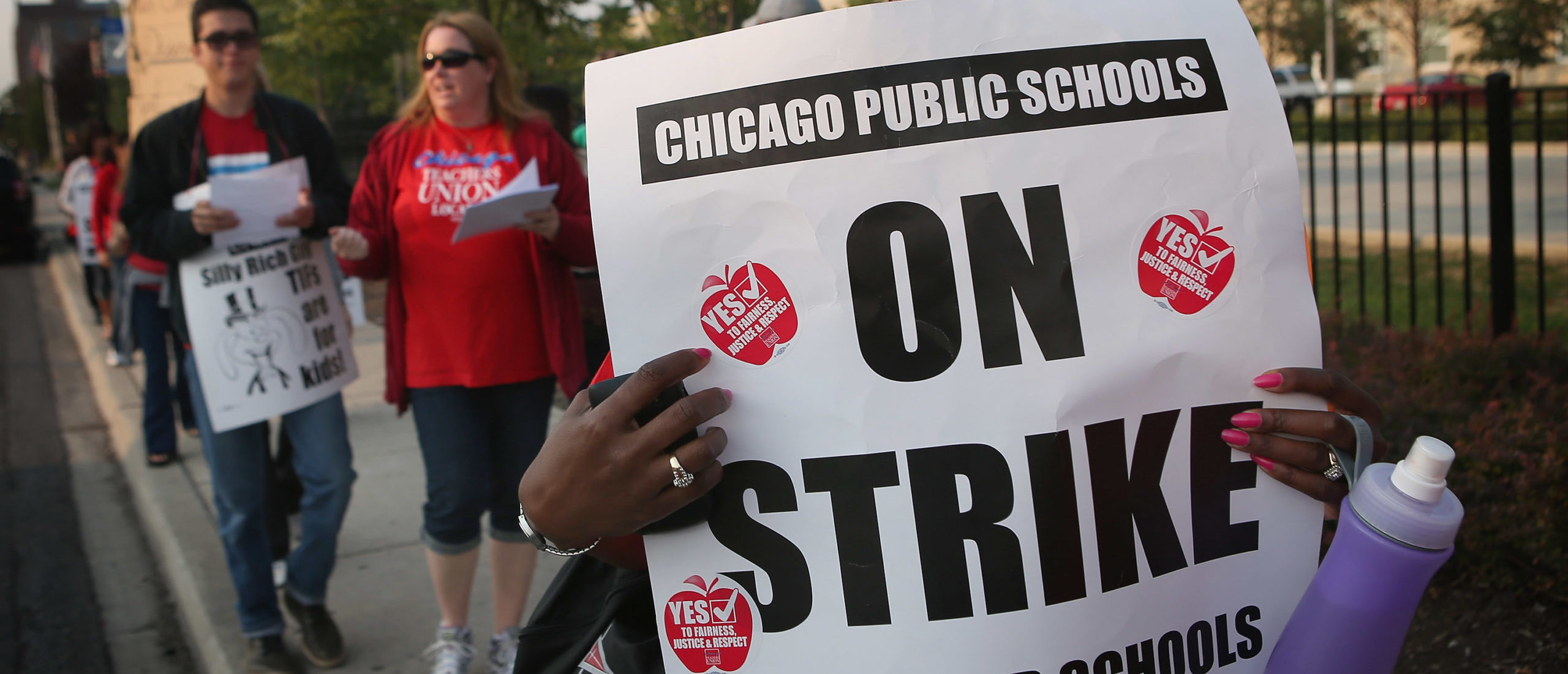 Chicago Public Schools Forced To Cancel School After Teachers Union Votes To Move To Remote Learning