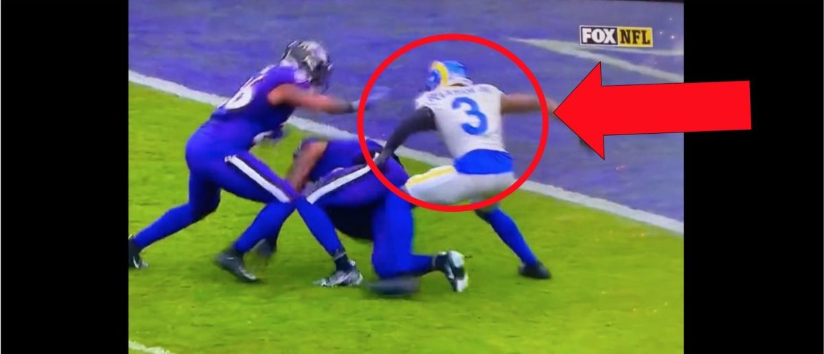 OBJ accidentally punches Ravens safety in backside after INT