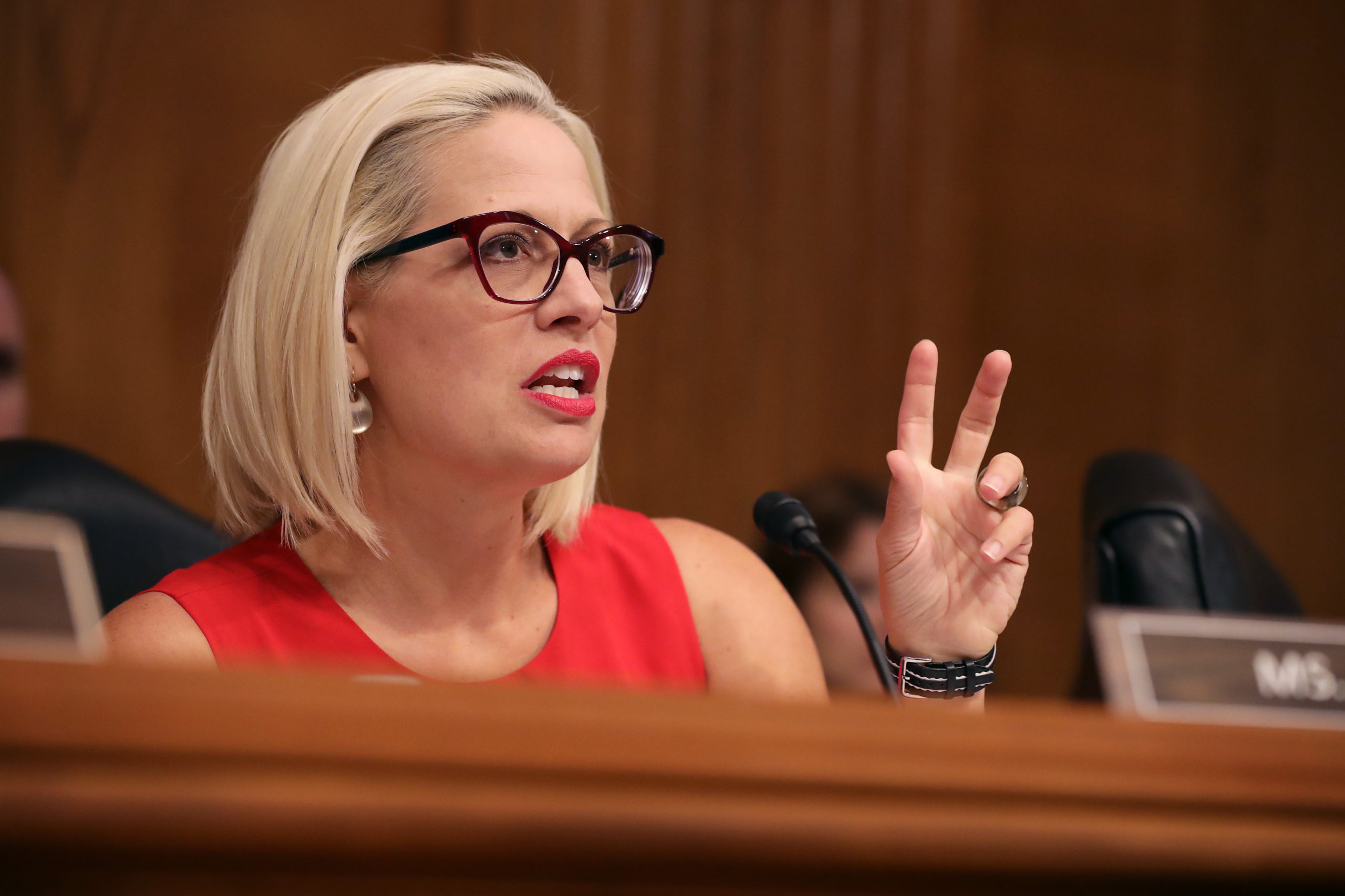 Editor Daily Rundown: Sinema Ditches The Democrats