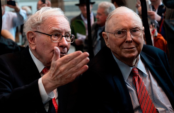 Warren Buffett (L), CEO of Berkshire Hathaway, and vice chairman Charlie Munger attend the 2019 annual shareholders meeting in Omaha, Nebraska, May 3, 2019. (Photo credit JOHANNES EISELE/AFP via Getty Images)