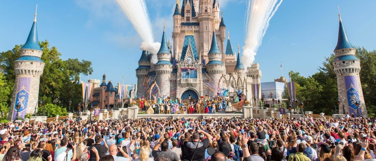 VÉRIFICATION DES FAITS : 108 employés de Disney World ont-ils été arrêtés pour trafic sexuel d’enfants ?