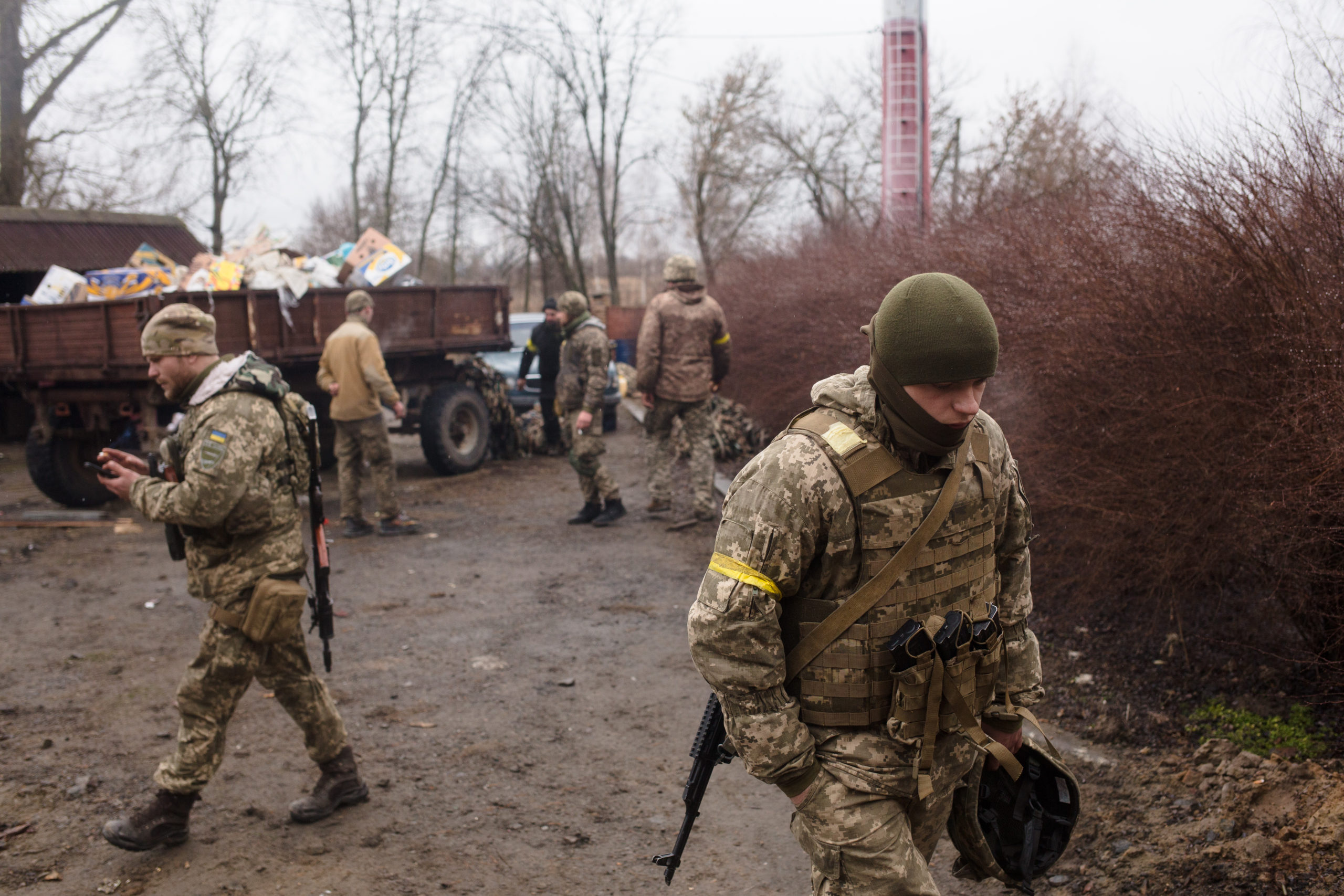 Ukraine Holds Off Russian Forces In Western Kyiv Oblast