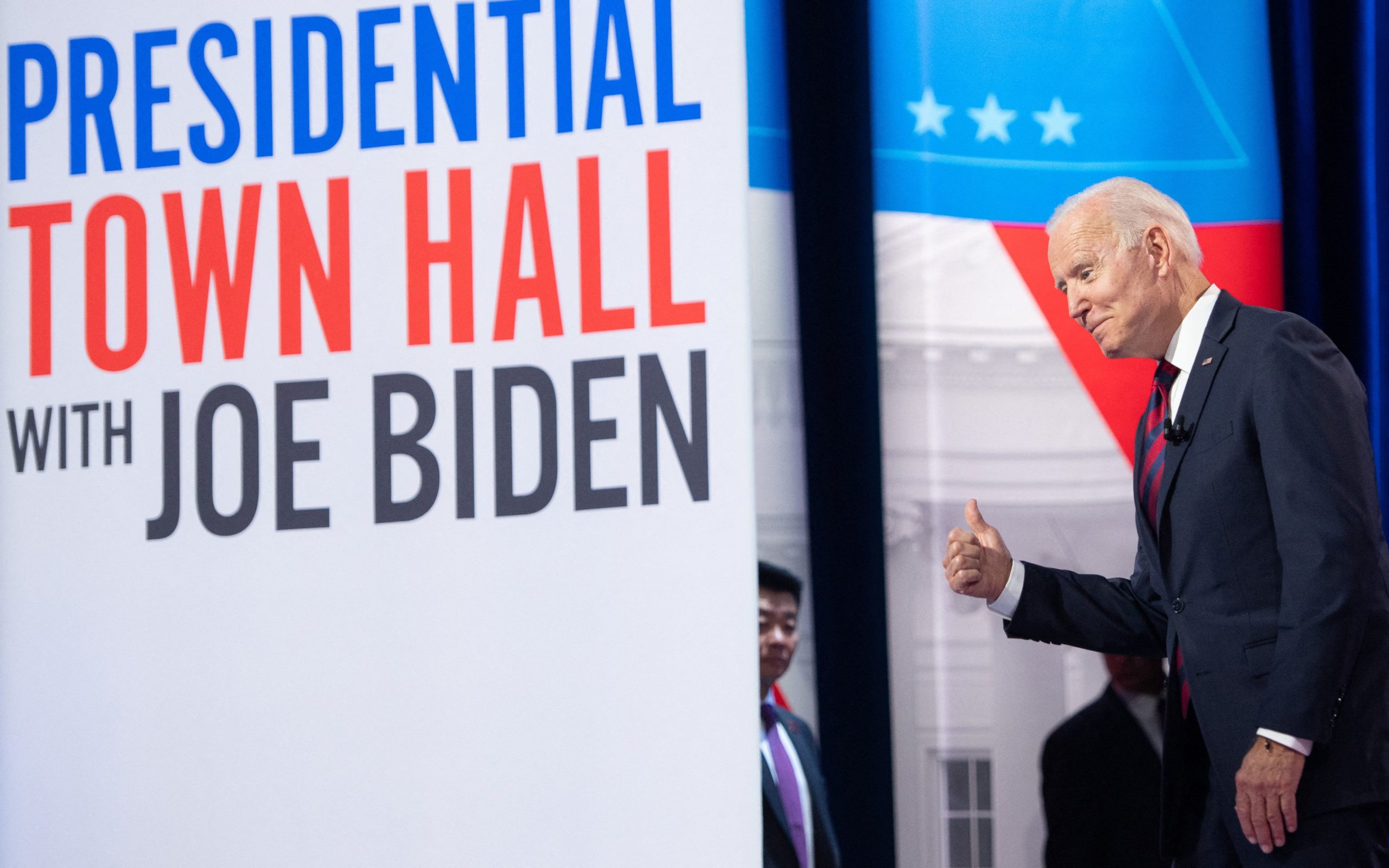 US President Joe Biden gives a thumbs up as he participates in a CNN Town Hall hosted by Don Lemon (R) at Mount St. Joseph University in Cincinnati, Ohio, July 21, 2021. (Photo by SAUL LOEB / AFP) (Photo by SAUL LOEB/AFP via Getty Images)