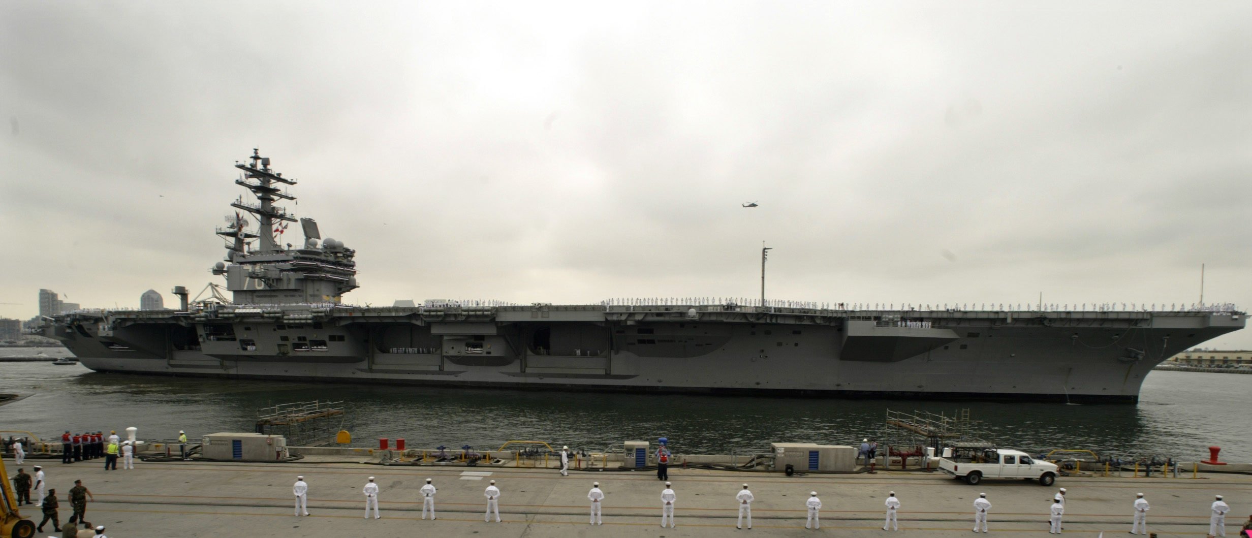 the-us-just-parked-a-fleet-of-aircraft-carriers-right-on-chinas-doorstep