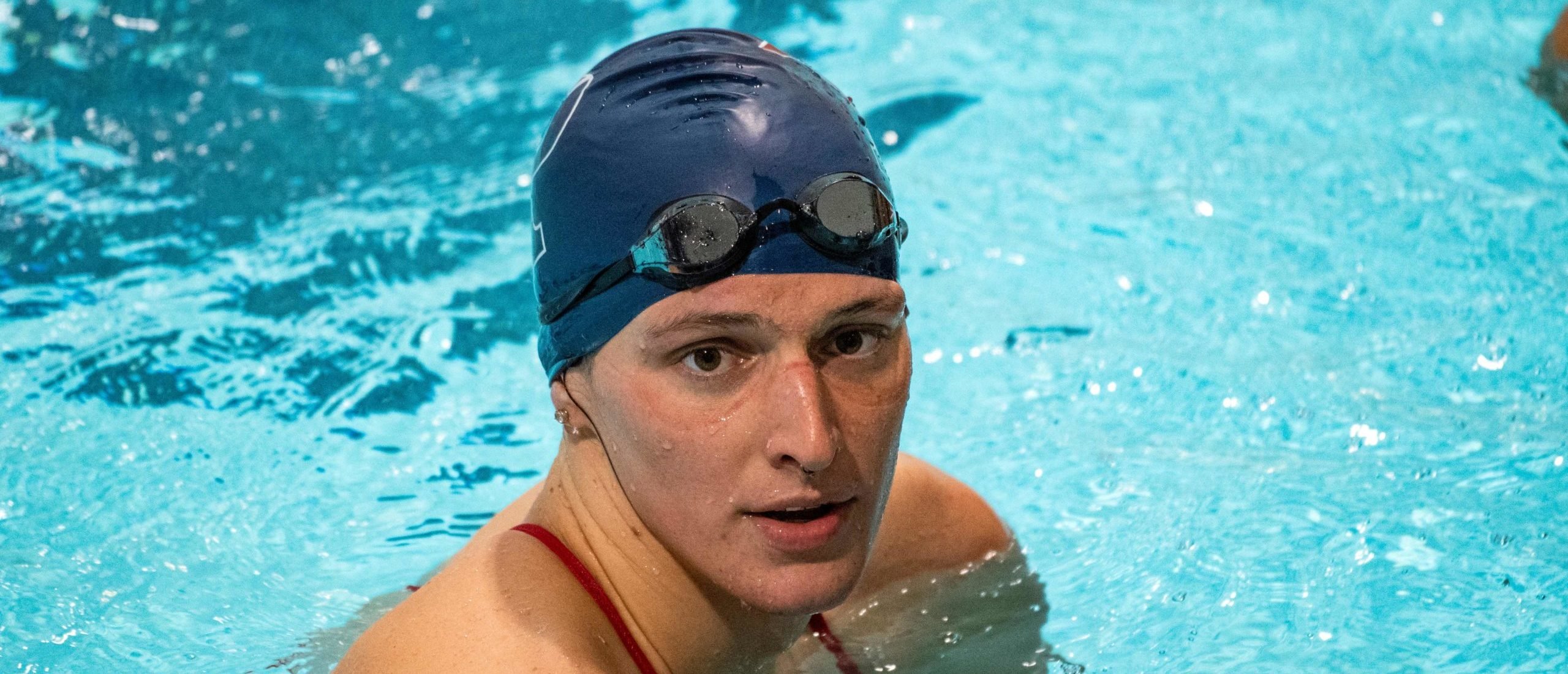 World Swimming prohíbe a la mayoría de los hombres biológicos competir en deportes femeninos