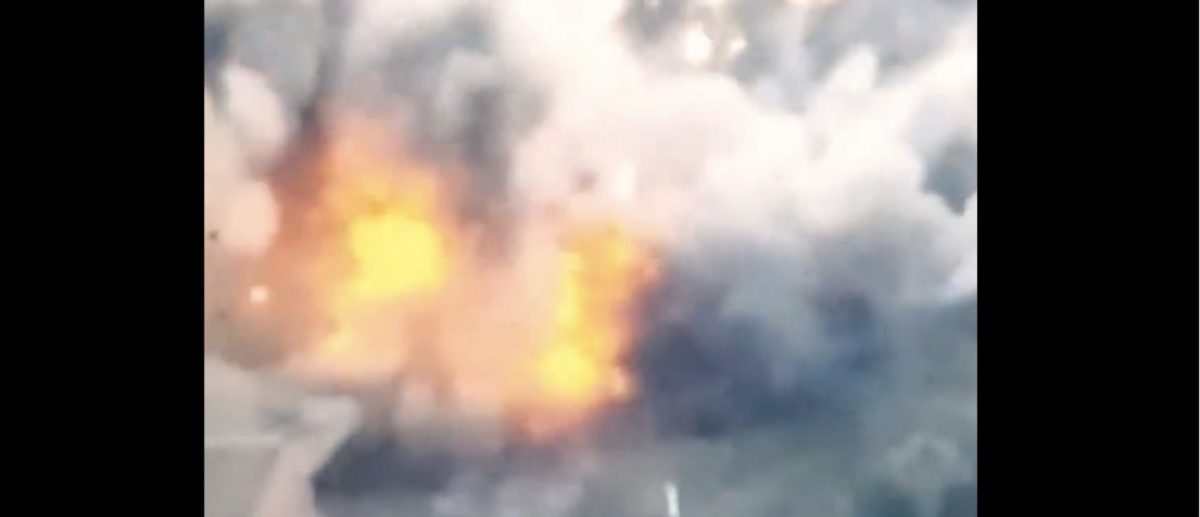 Video de guerra viral muestra un ataque masivo contra los rusos en Ucrania