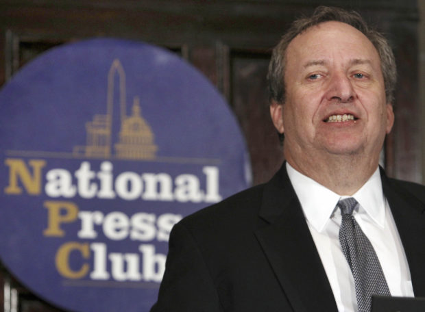 Chairman of the National Economic Council Lawrence Summers speaks at the PEW Financial Reform Project forum at the National Press Club in Washington, March 18, 2010. REUTERS/Larry Downing (UNITED STATES - Tags: POLITICS BUSINESS)