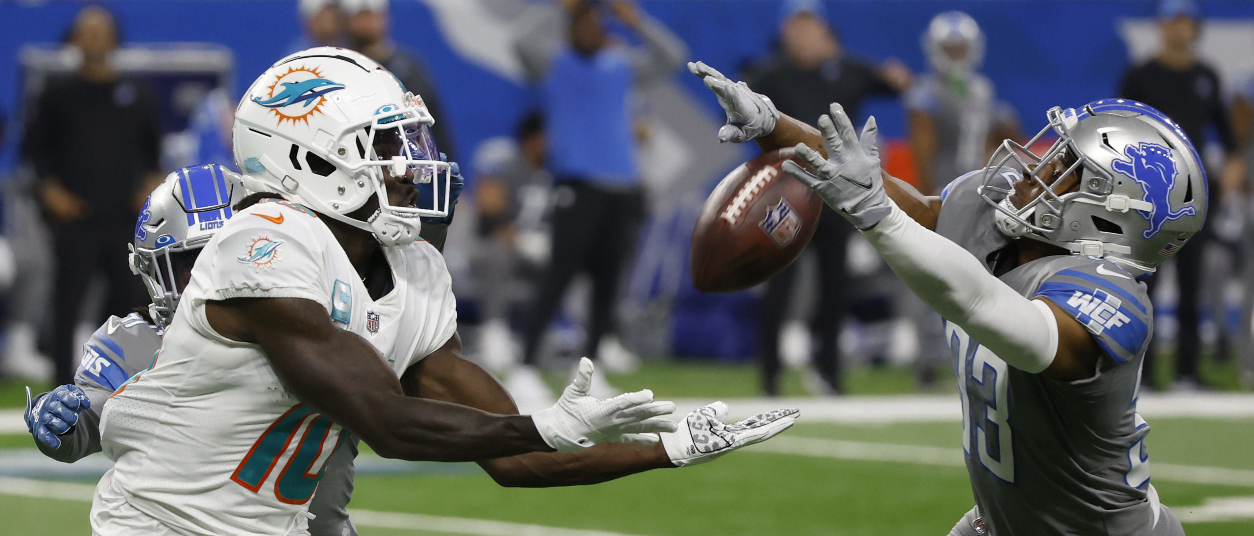 Miami Dolphins wide receiver Tyreek Hill plays elite defense vs