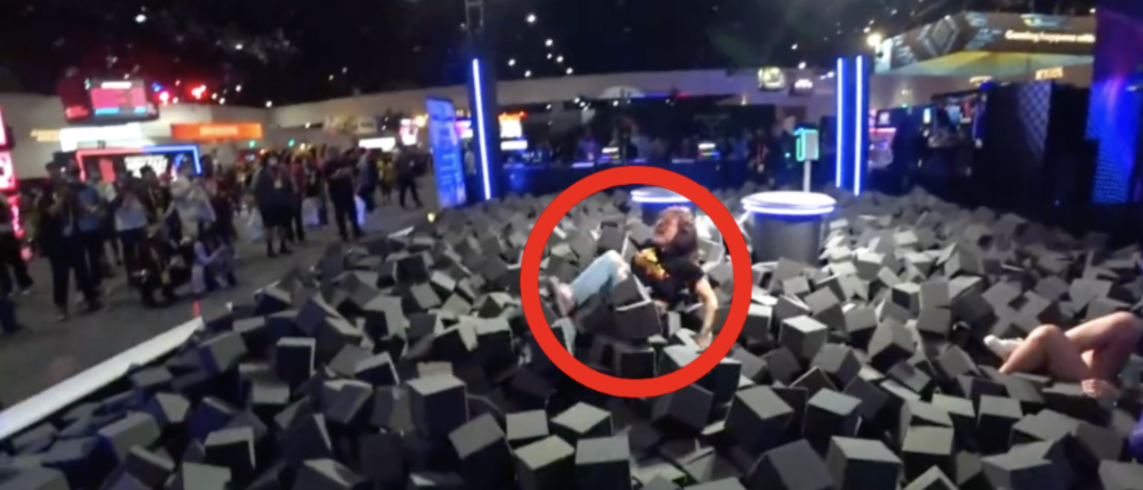 Adriana Chechik Breaks Her Back In Foam Pit At San Diegos Twitchcon 
