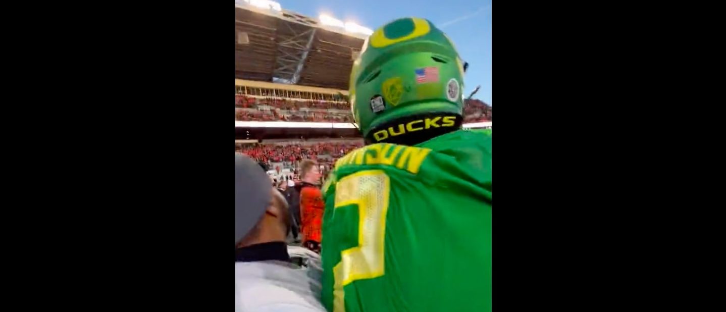 Watch Oregon Linebacker Attack Fan After Crushing Loss