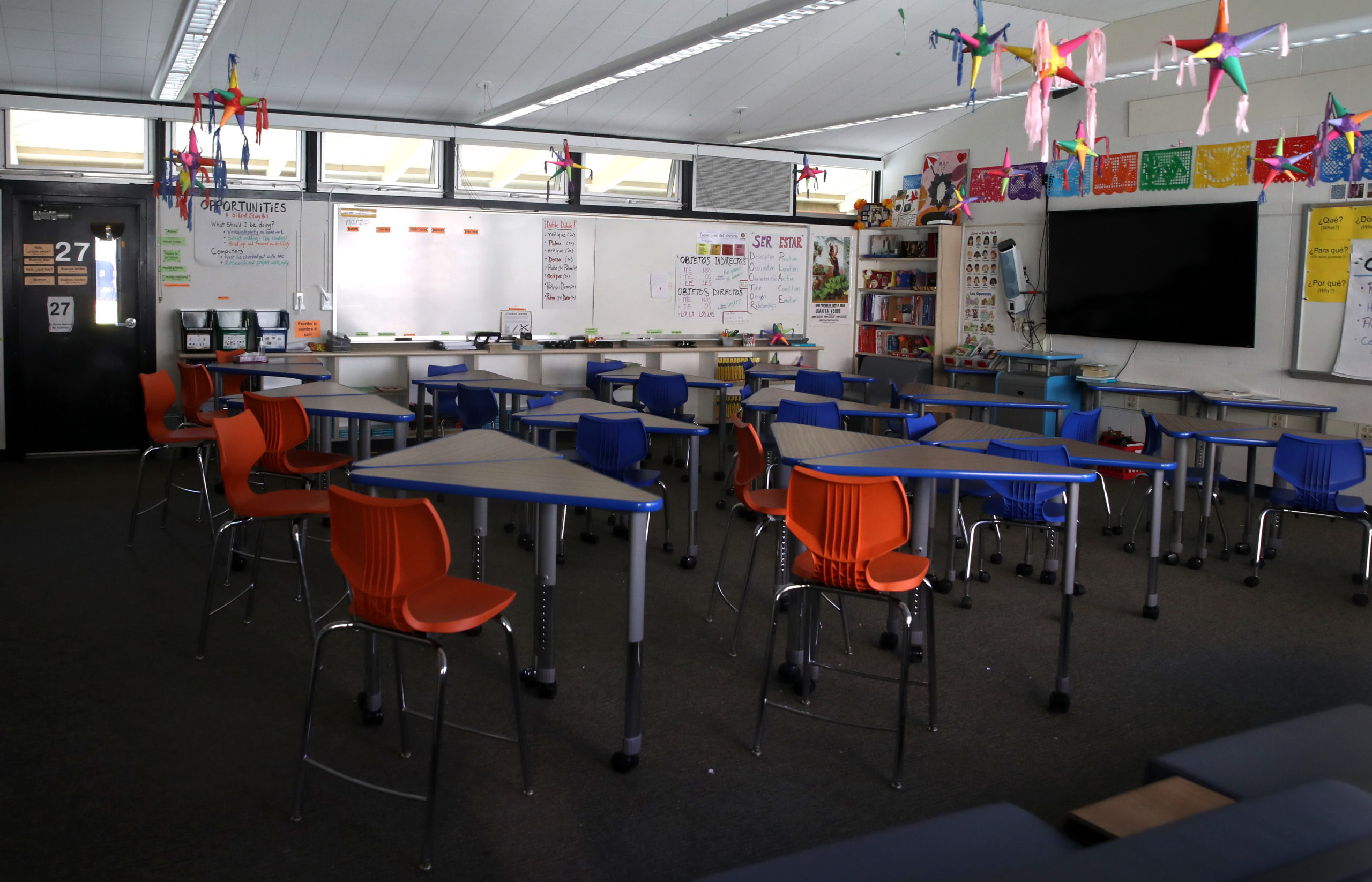 A classroom sits empty at Kent Middle School on April 01, 2020 in Kentfield, California. California Gov. Gavin Newsom announced that schools will remain closed through the end of the academic year due to shelter-in-place orders necessitated by COVID-19 pandemic. (Photo by Justin Sullivan/Getty Images)