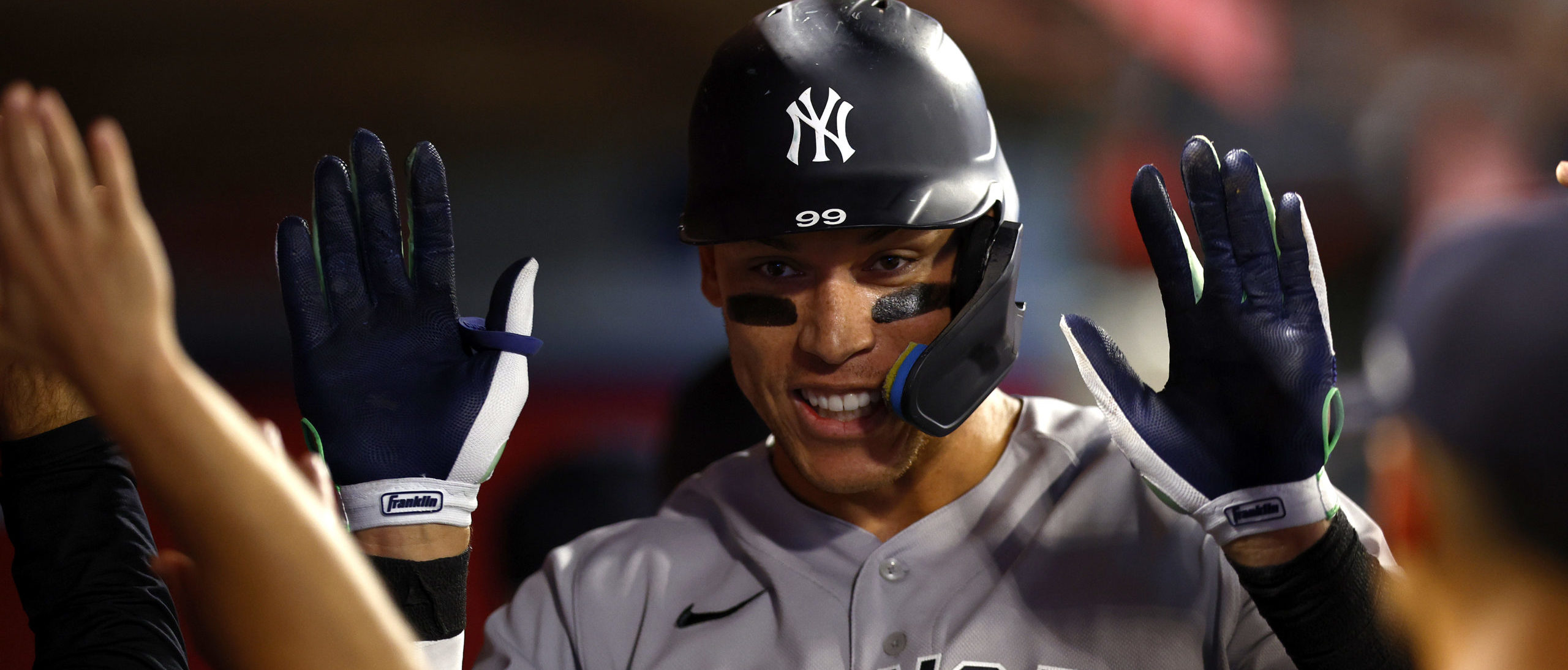 Aaron Judge agrees to 9-year, $360 million contract with Yankees