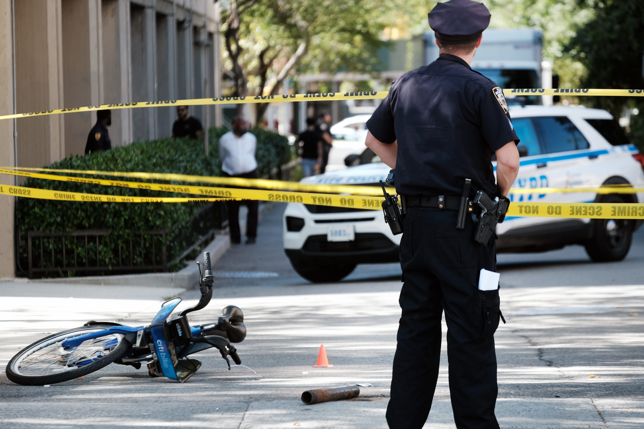 NEW YORK, NEW YORK - SEPTEMBER 01: A Citi Bike sits at the scene of a shooting in Alphabet City in lower Manhattan on September 01, 2022 in New York City. The afternoon shooting was the second one in the day in Manhattan after a woman was shot and killed in the early morning hours near Union Square. (Photo by Spencer Platt/Getty Images)
