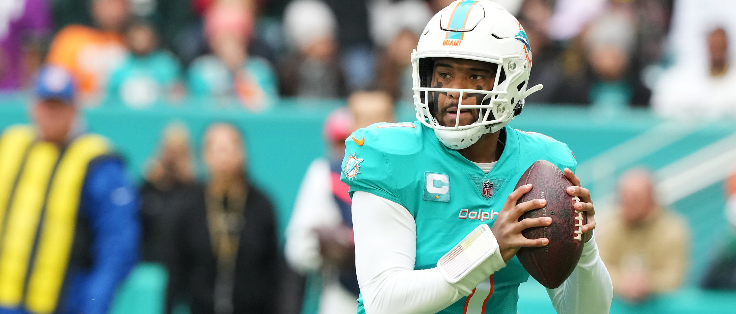 Miami Dolphins quarterback Tua Tagovailoa placed in NFL concussion protocol  for second time - WISH-TV, Indianapolis News, Indiana Weather