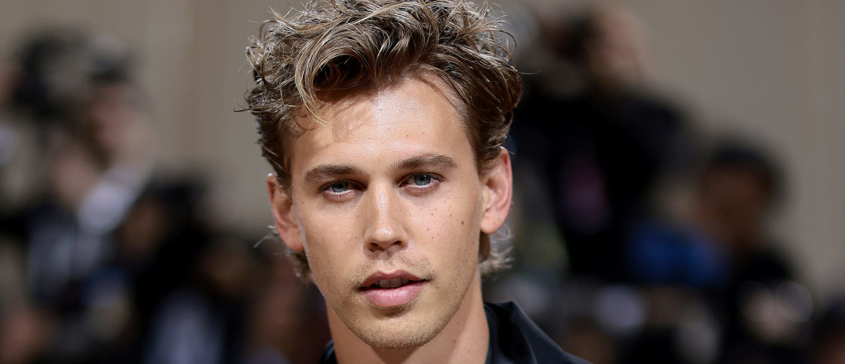 Austin-Butler-Risked-His-Health-To-Play-Elvis--.jpg