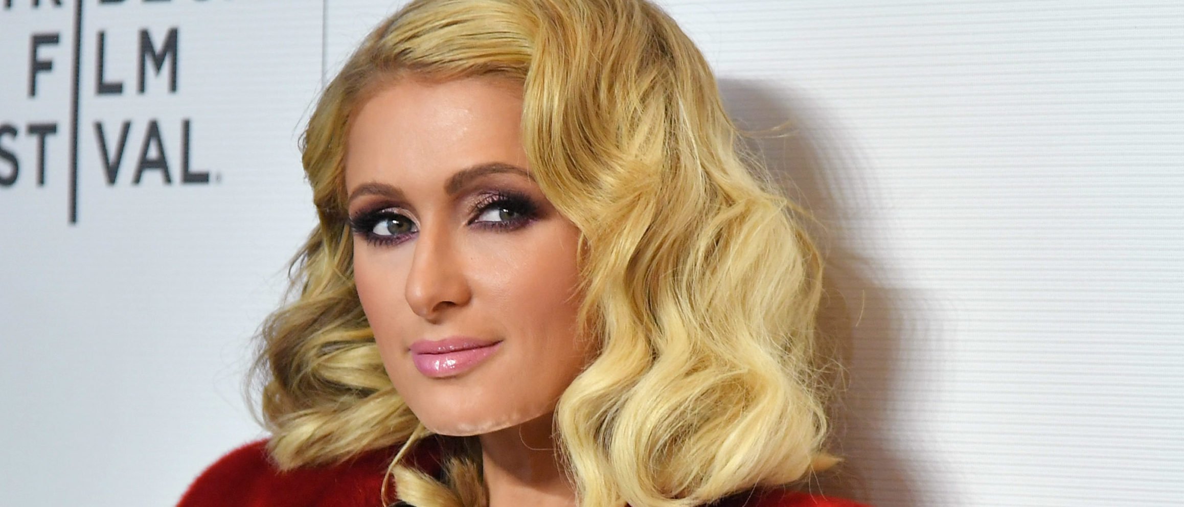 Paris Hilton acusa a maestra de octavo grado de contacto sexual inapropiado