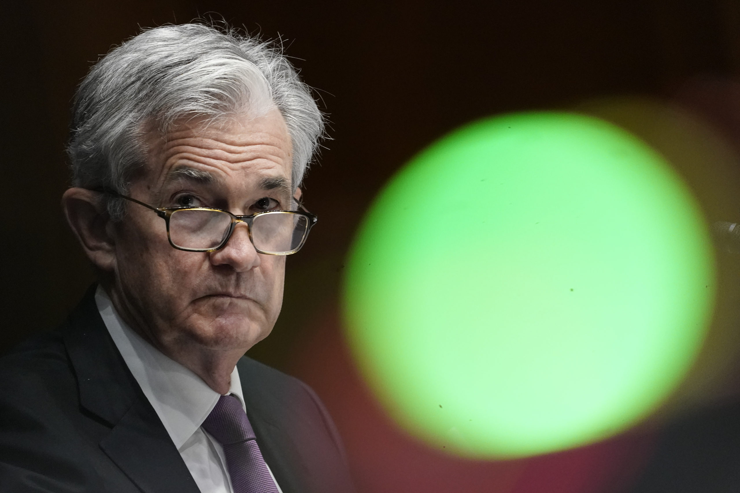 WASHINGTON, DC - SEPTEMBER 24: Federal Reserve Board Chairman Jerome Powell testifies during a Senate Banking Committee hearing on Capitol Hill on September 24, 2020 in Washington, DC. (Drew Angerer/Getty Images)