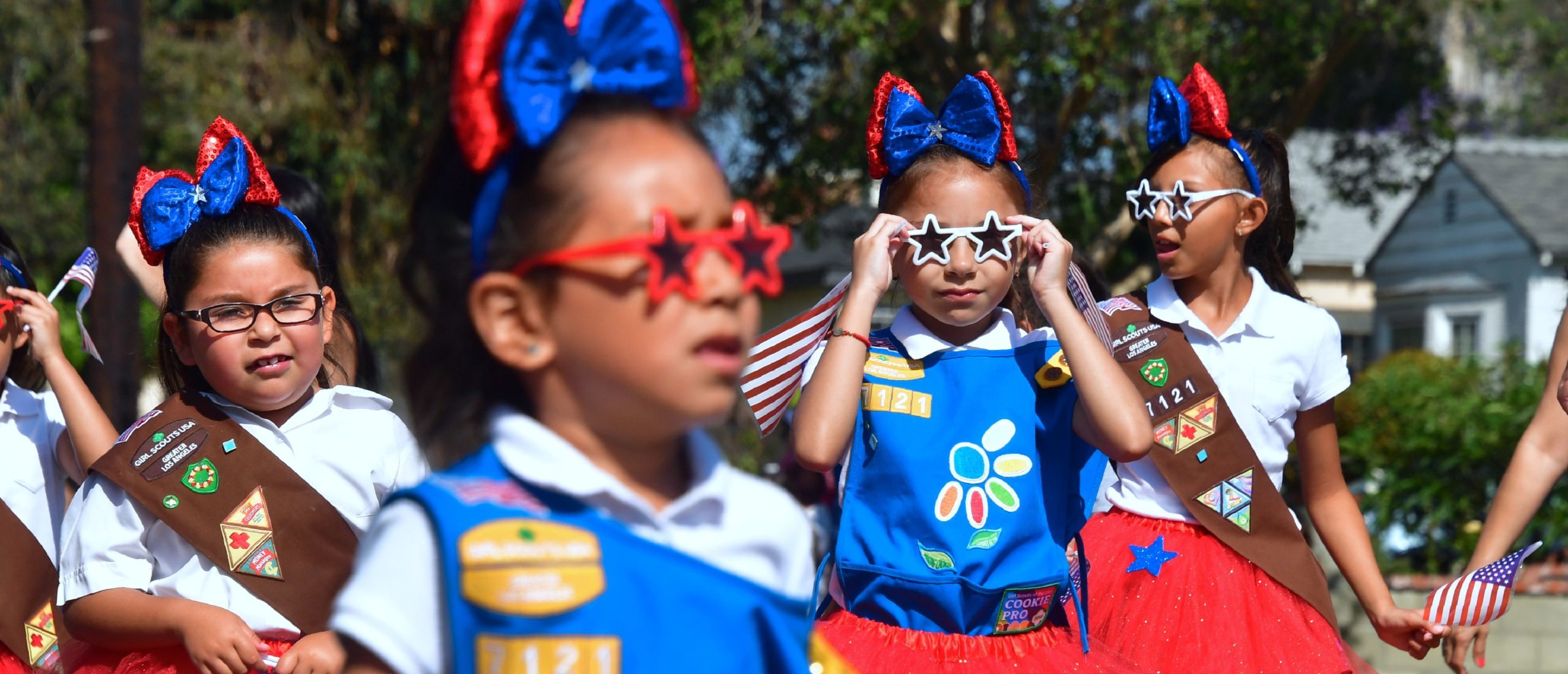 Girl Scouts Offer Special Patch To Girls Of All Identities Who Attend Pride Parades Complete