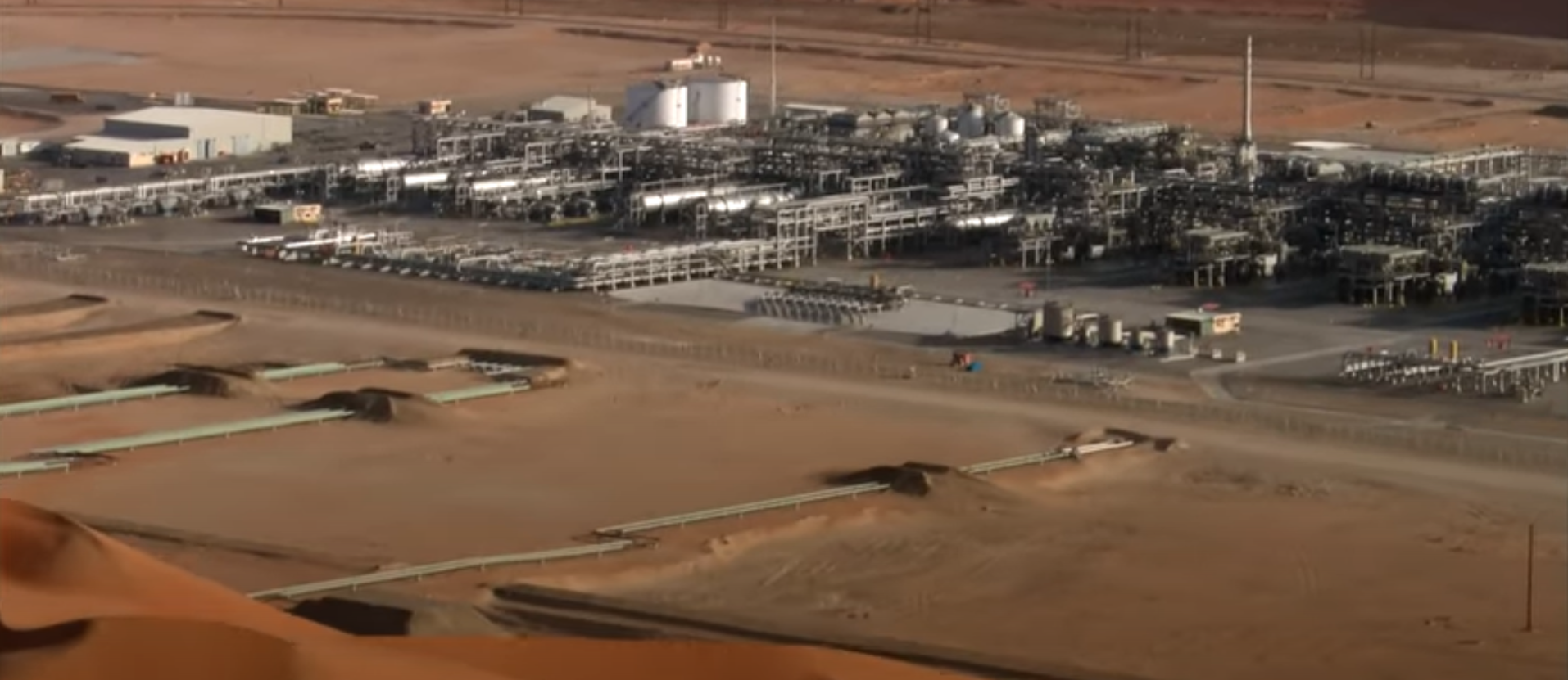 A so-called oil refinery "oasis" in Saudi Arabia. [Screenshot/YouTube/60Minutes]