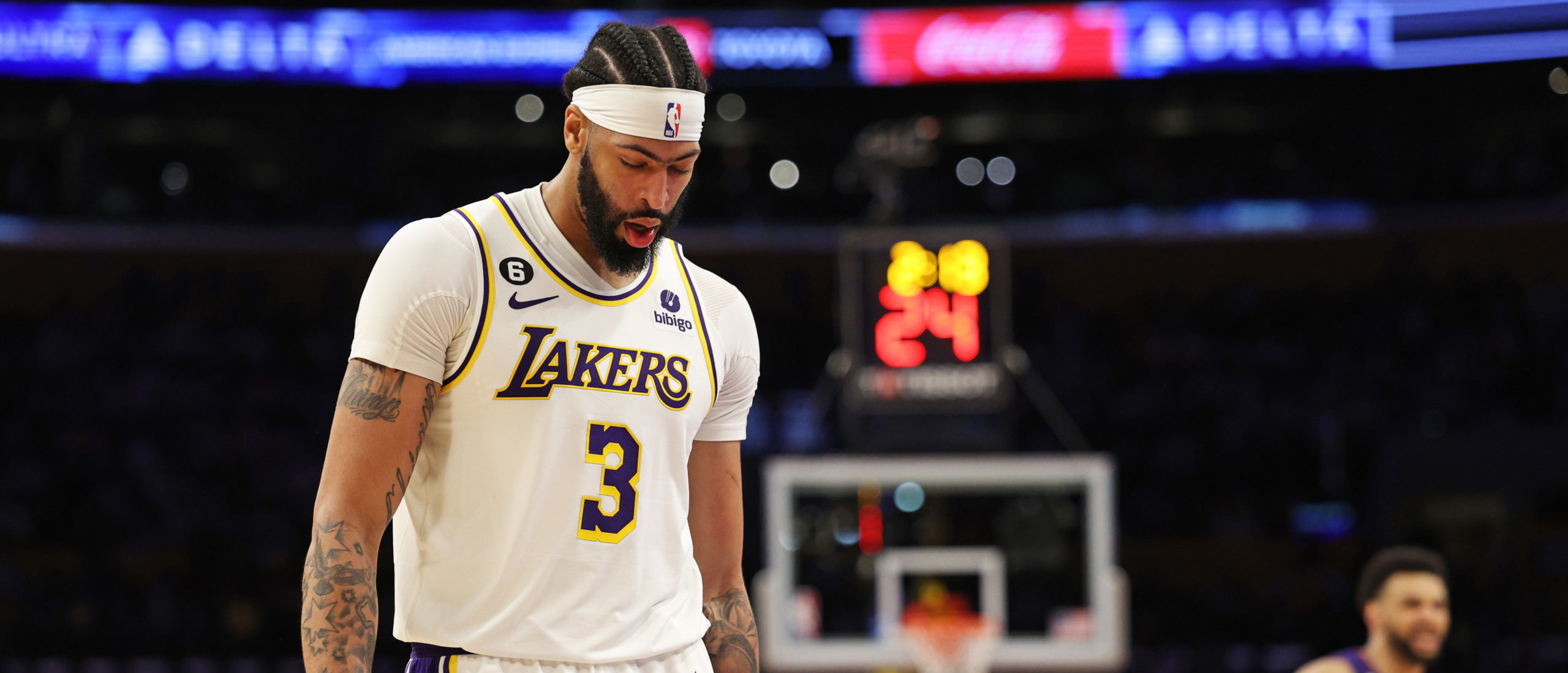 Anthony Davis extension: Lakers agree to three-year, $186M deal with former  All-Star, per report 