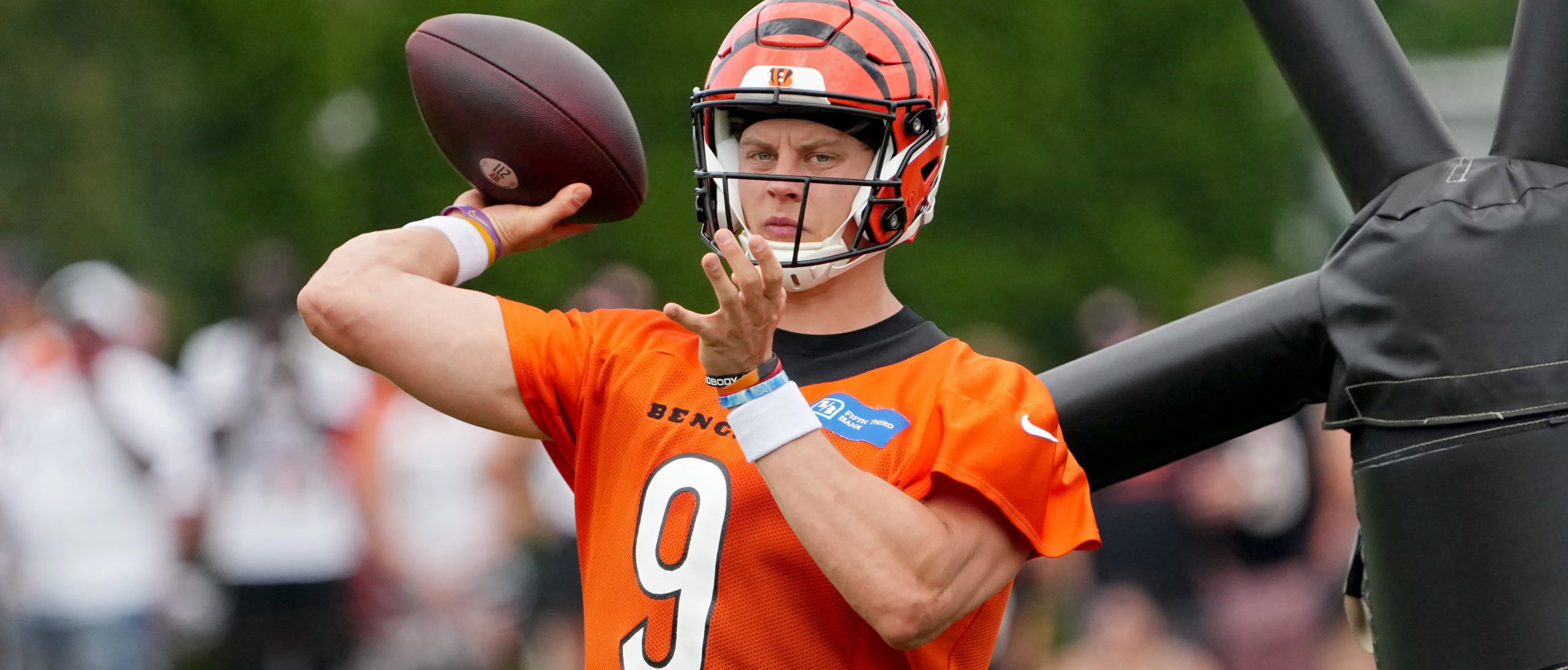 QB Joe Burrow signs five-year, $275 million extension with the Cincinnati  Bengals, NFL News, Rankings and Statistics