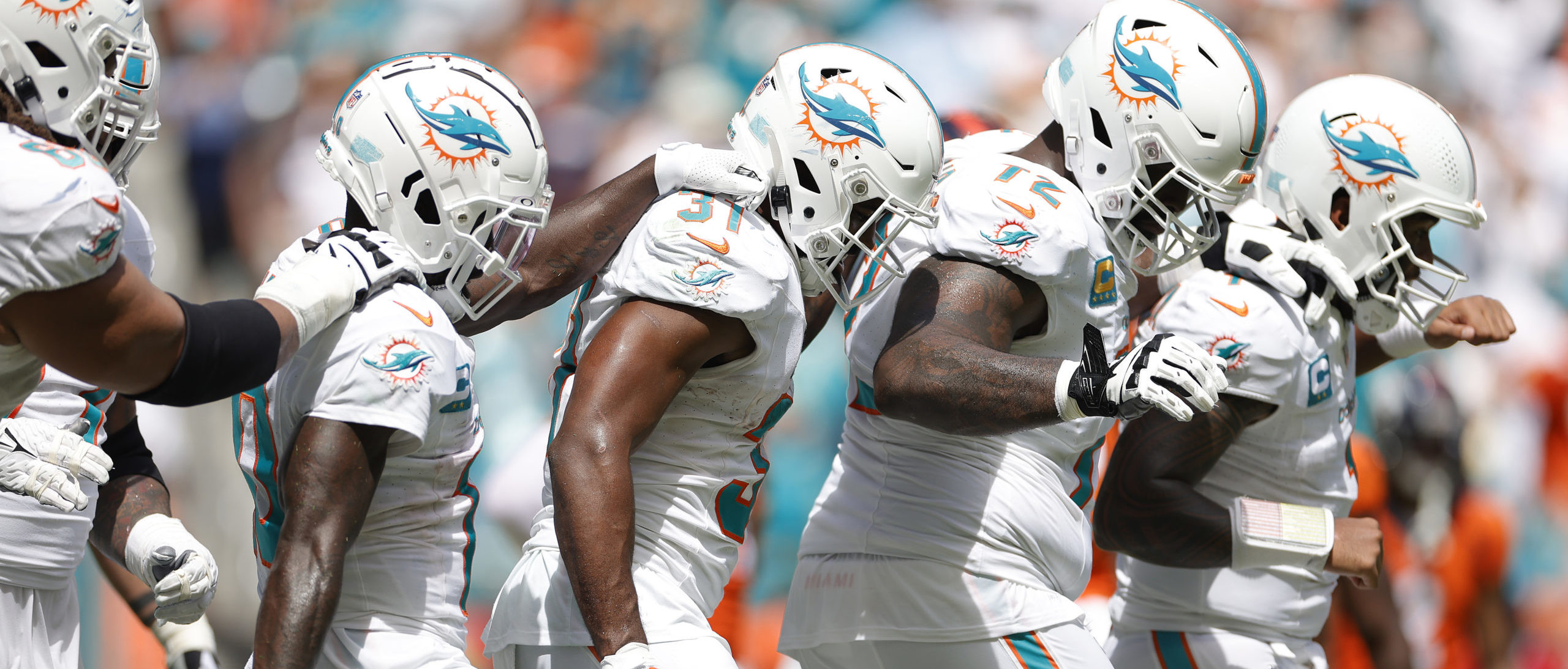 Miami Dolphins Blowtorch For An Incredible 70 (SEVENTY!) Points Against  Denver Broncos, Set All-Time Record For Yards