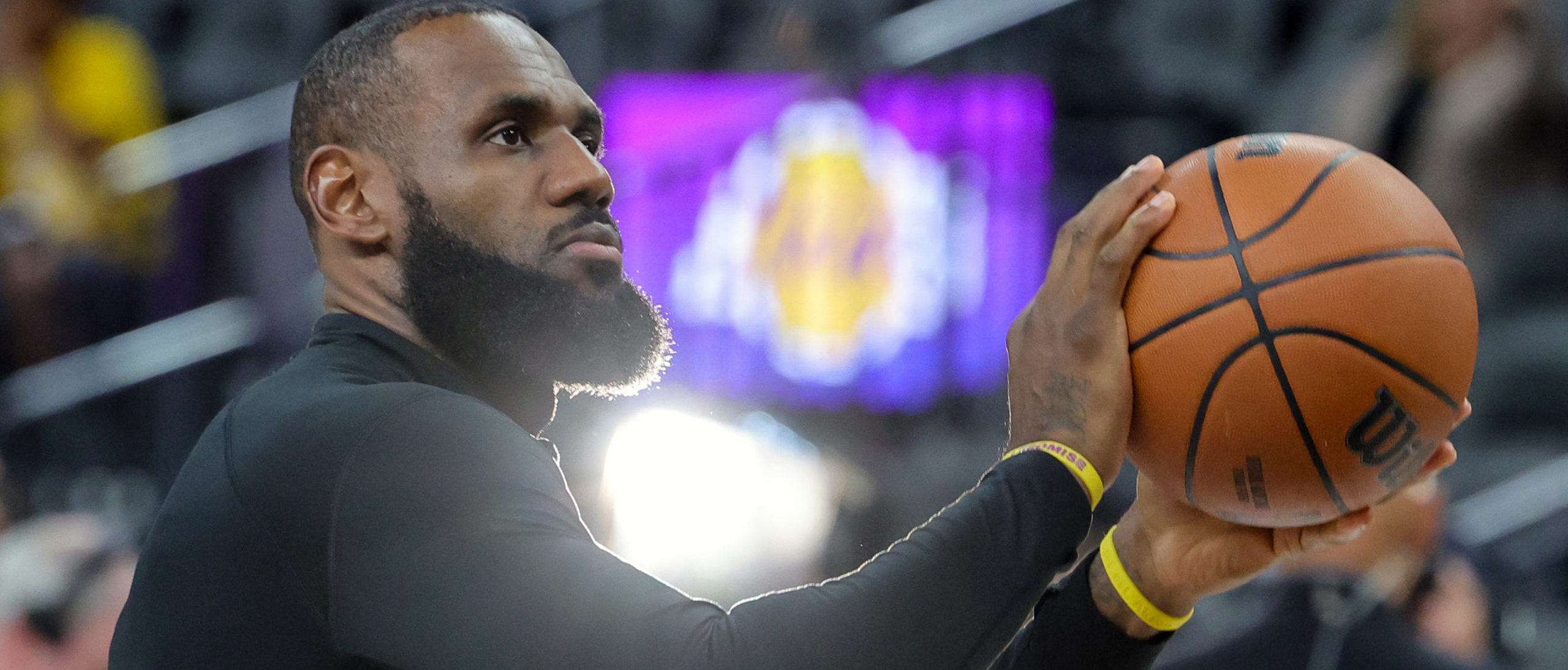 LeBron James issues statement denouncing violence against Israel