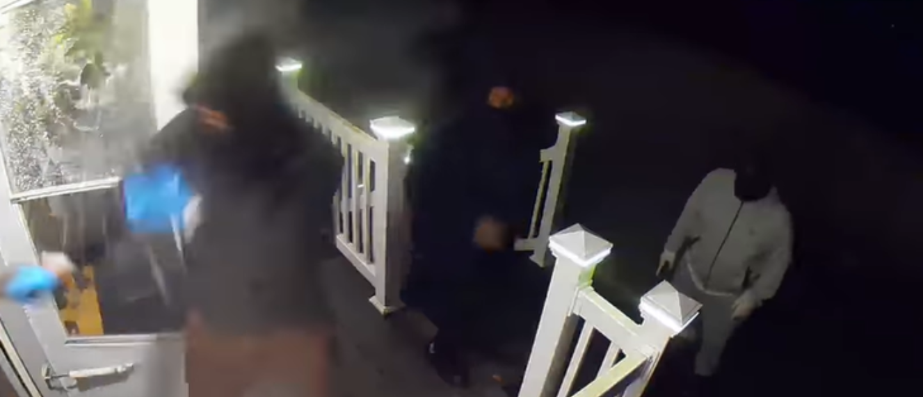 Video Shows Homeowner Shooting At Burglars Pretending To Be Police In ...