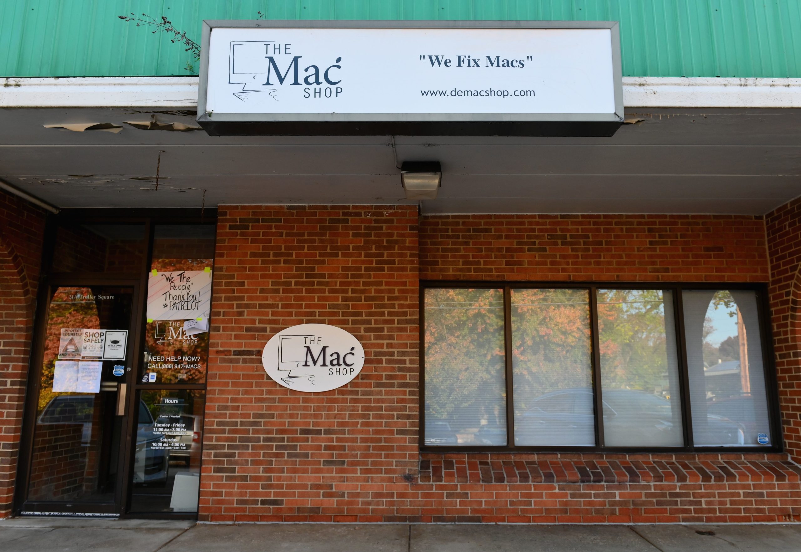 An exterior view of "The Mac Shop" in Wilmington, Delaware is seen on October 21, 2020. - The New York Post last week revived allegations against Hunter Biden with a story claiming it had obtained documents from a laptop owned by the former vice president's son which was brought in for repairs to the shop in April 2019 but never picked up. The Post claimed that emails found on the laptop showed that Hunter Biden introduced his father to a Burisma advisor, Vadym Pozharskyi, in 2015 and contradict Joe Biden's claims that he never spoke to his son about his overseas business dealings. The Post said the shop owner handed the laptop over to the FBI and also made a copy of the hard drive and gave it to former New York mayor Rudy Giuliani. (Photo by Angela Weiss / AFP) (Photo by ANGELA WEISS/AFP via Getty Images)