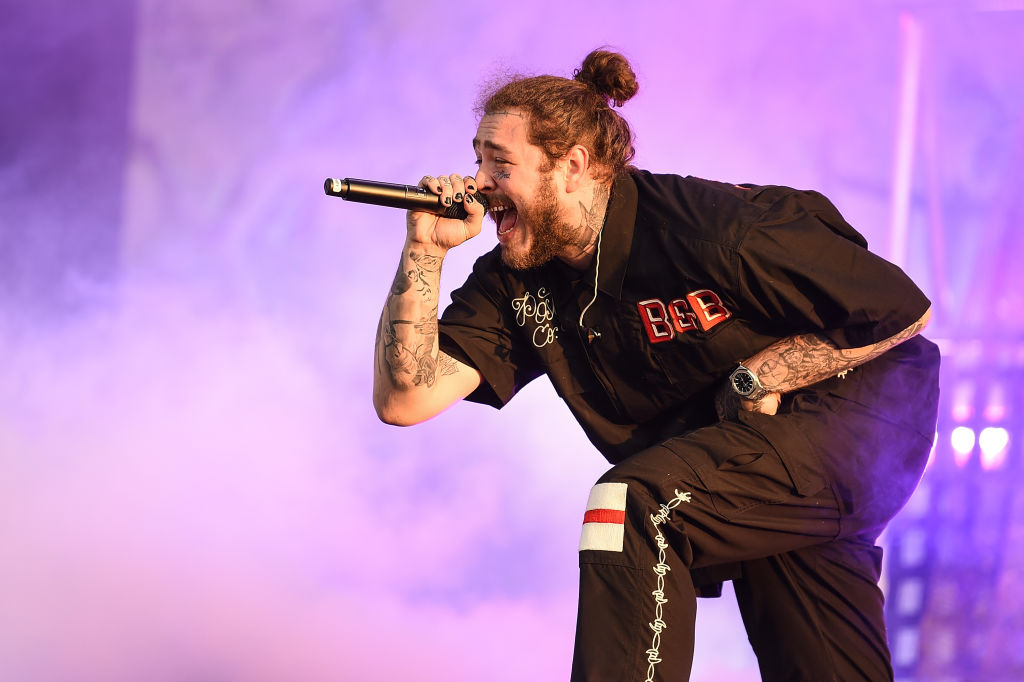 LONDON, ENGLAND - JULY 06: (EDITORIAL USE ONLY) Post Malone performs on the Main Stage on Day 1 of Wireless Festival 2018 at Finsbury Park on July 6, 2018 in London, England. (Photo by Tabatha Fireman/Getty Images)