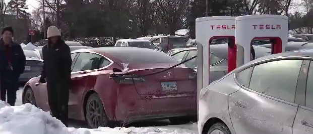 ‘A Bunch Of Dead Robots’: EV Charging Stations Suffer ‘Disaster’ As Sub-Zero Temps Freeze Chicago