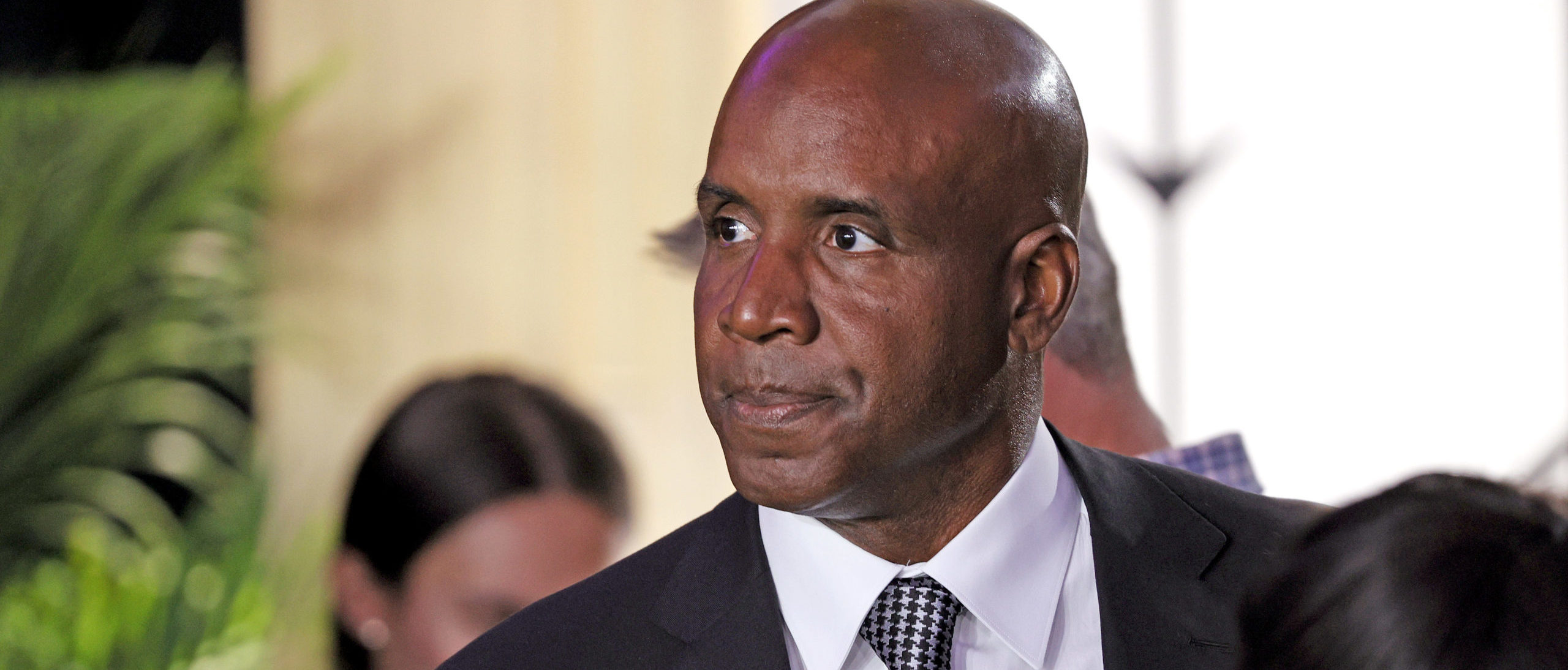MLB Blasted For Very, Very Awkward Black History Month Post Celebrating Barry Bonds