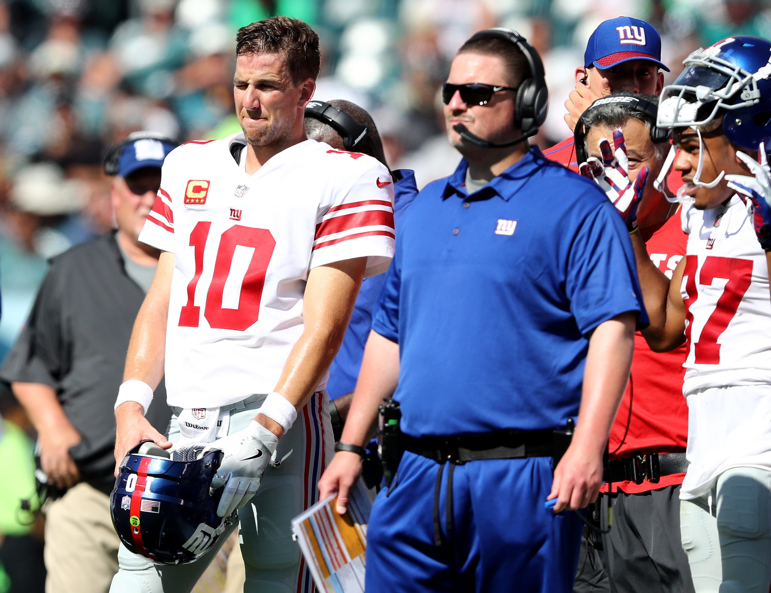 PHILADELPHIA, PA - SEPTEMBER 24: Eli Manning #10 of the New York Giants and head coach Ben McAdoo wait for the review on a touchdown scored in the second quarter by the New York Giants on September 24, 2017 at Lincoln Financial Field in Philadelphia, Pennsylvania.The touchdown was called back and the New York Giants did not score on the possession against the Philadelphia Eagles. Elsa/Getty Images