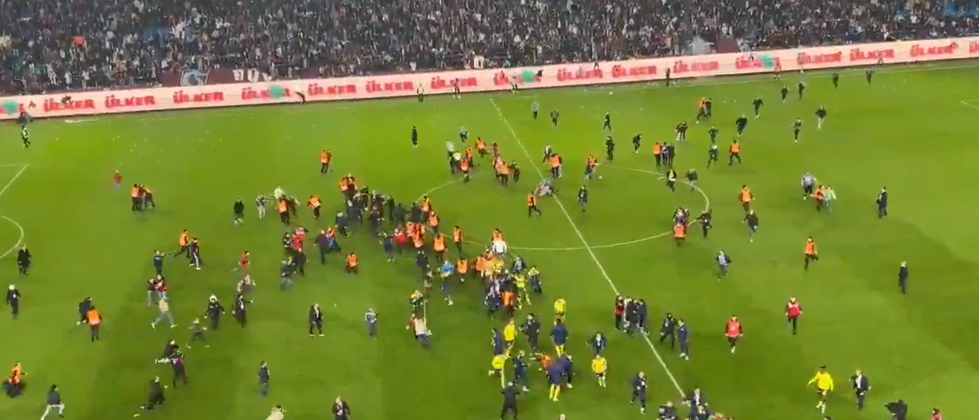   	      Chaos Erupts At Turkish Soccer Game After Fans Storm Field, Fight Players |   	  The Daily Caller  	