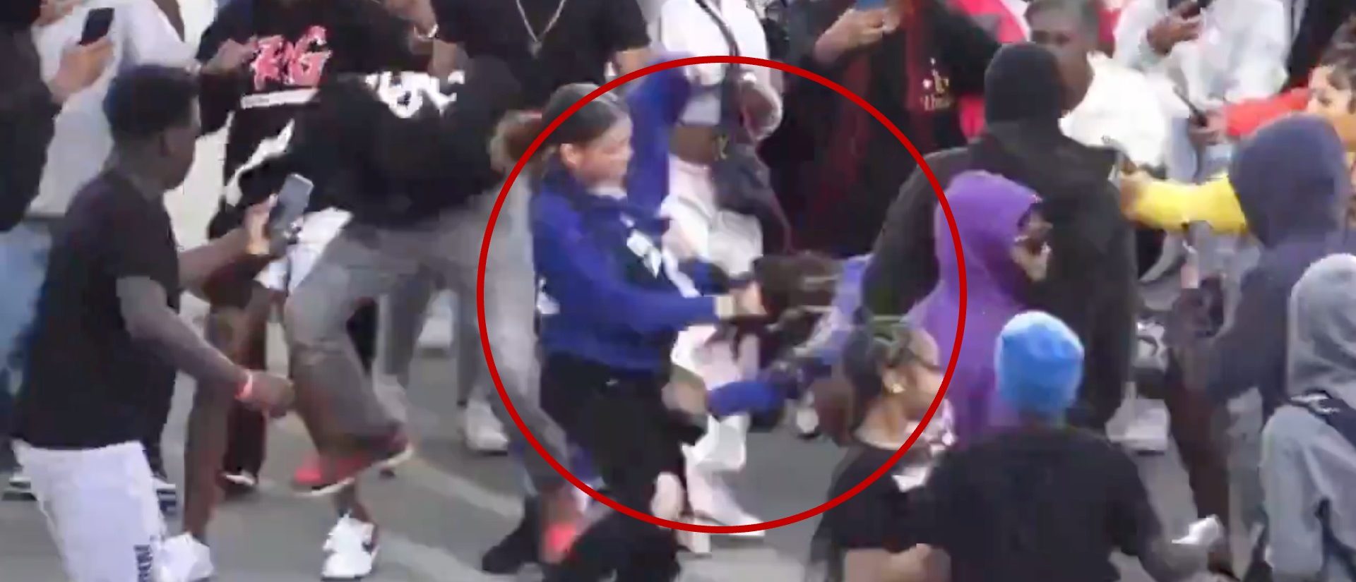 Video Shows Chaotic Brawl Between Two Girls, Mall Forced To Shut Down Early
