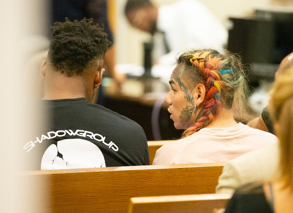 HOUSTON, TX - AUGUST 22: Rapper Tekashi69, real name Daniel Hernandez and also known as 6ix9ine, Tekashi 6ix9ine, Tekashi 69, arrives for his arraignment on assault charges in County Criminal Court #1 at the Harris County Courthouse on August 22, 2018 in Houston, Texas. (Photo by Bob Levey/Getty Images)