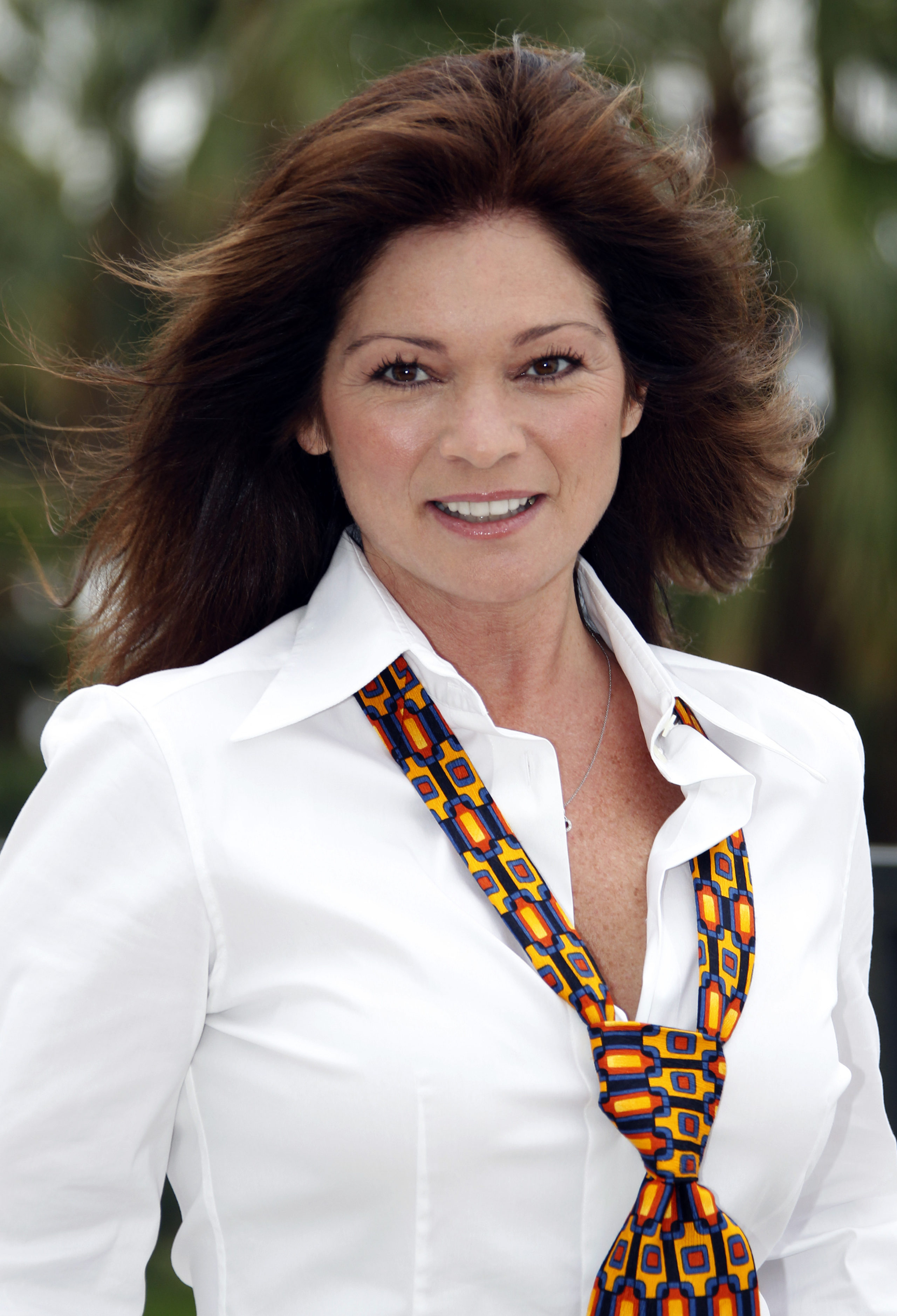 U.S. actress Valerie Bertinelli poses during a photocall to promote her television series " Hot in Cleveland" at the annual MIPCOM television programme market in Cannes, southeastern France, October 4, 2010. The International film and programme market for TV, video, cable and satellite (MIPCOM) opens from October 4 to October 8 on the French Riviera. REUTERS/Eric Gaillard (FRANCE - Tags: ENTERTAINMENT HEADSHOT BUSINESS MEDIA)