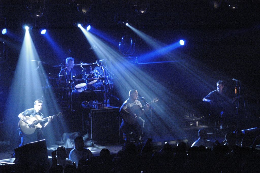 HOLLYWOOD, CA - NOVEMBER 13: Staind performs at the Hollywood Palladium in Hollywood, California on November 13, 2003. (Photo by Jim Steinfeldt/Michael Ochs Archives/Getty Images)