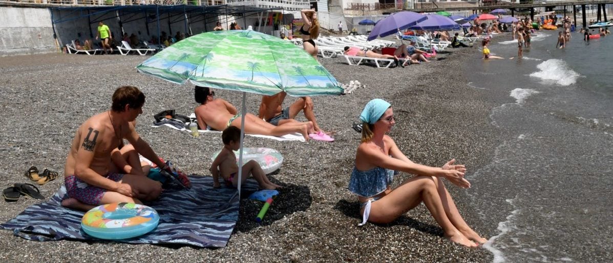 FACT CHECK: No, Image Does Not Show Crimeans Fleeing Missile Strikes On Beach