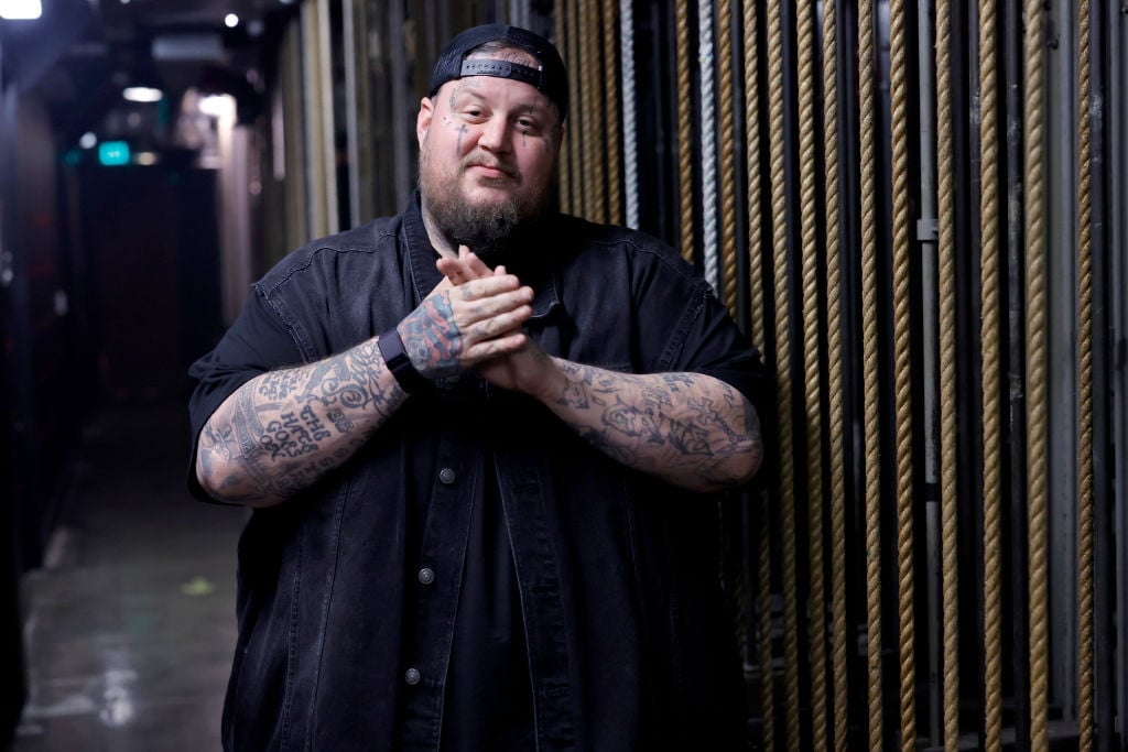 BURBANK, CALIFORNIA - SEPTEMBER 11: (FOR EDITORIAL USE ONLY) Jelly Roll appears backstage at iHeartRadio LIVE with Jelly Roll: A Special 9/11 Tribute at iHeartRadio Theater on September 11, 2023 in Burbank, California. (Photo by Kevin Winter/Getty Images for iHeartRadio )