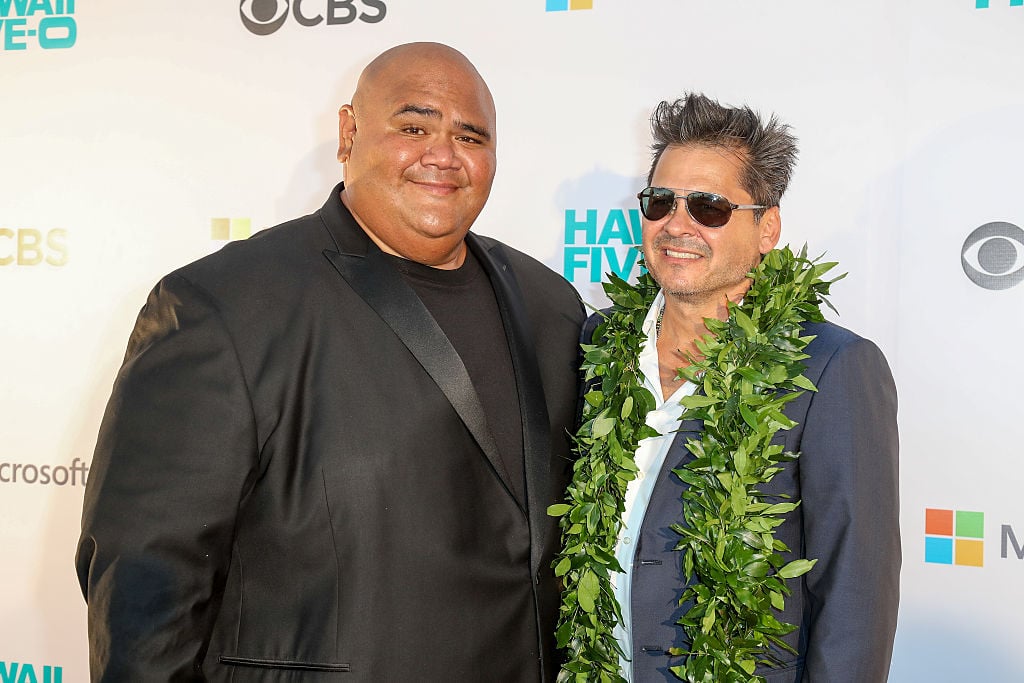 WAIKIKI, HI - SEPTEMBER 23: Actor Taylor Wily (l) and executive producer Peter Lenkov arrive at the CBS 'Hawaii Five-0' Sunset On The Beach Season 7 Premier Event at Queen's Surf Beach on September 23, 2016 in Waikiki, Hawaii. (Photo by Darryl Oumi/Getty Images)