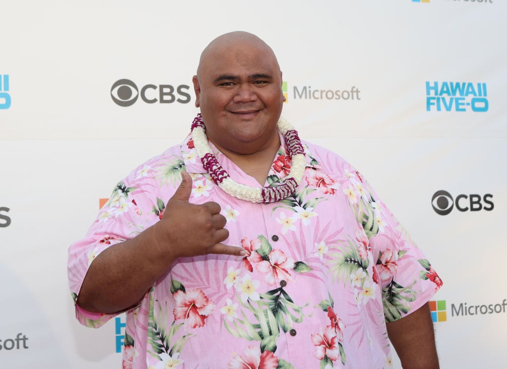 WAIKIKI, HI - NOVEMBER 10: Taylor Wily attends the Sunset on the Beach event celebrating season 8 of "Hawaii Five-0" at Queen's Surf Beach on November 10, 2017 in Waikiki, Hawaii. (Photo by Darryl Oumi/Getty Images)