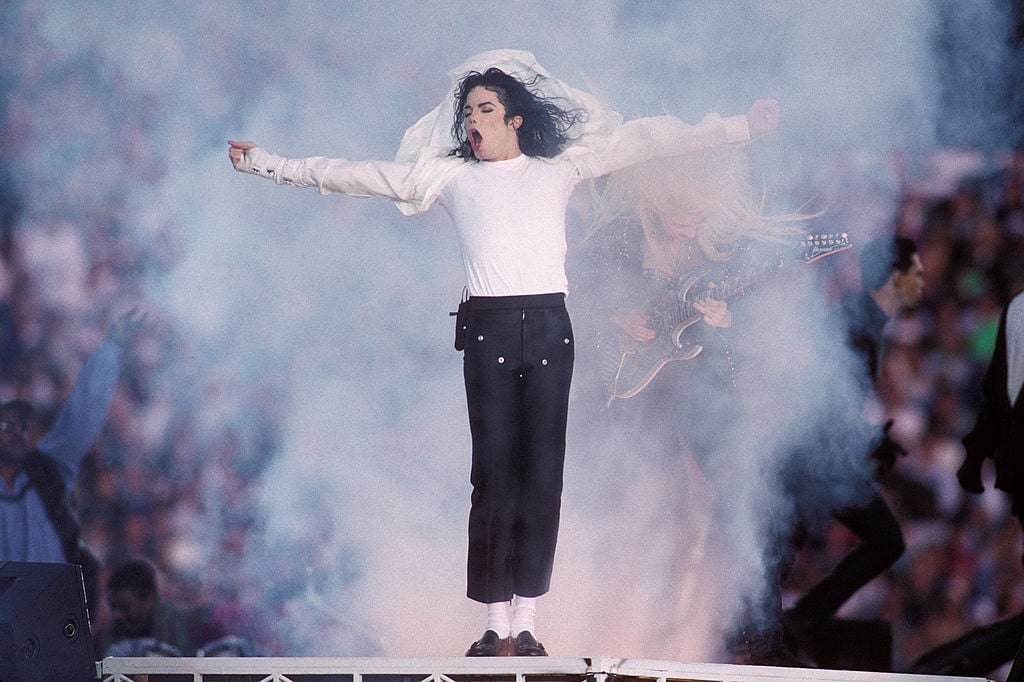 PASADENA, CA - JANUARY 31: Michael Jackson performs at the Super Bowl XXVII Halftime show at the Rose Bowl on January 31, 1993 in Pasadena, California. (Photo by Steve Granitz/WireImage) Getty Images