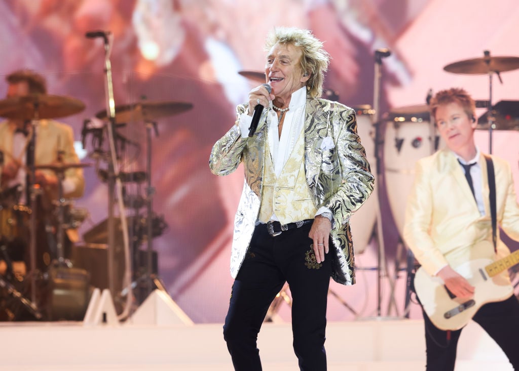 STOCKHOLM, SWEDEN - JUNE 08: Rod Stewart performs on stage at Tele2 Arena on June 08, 2024 in Stockholm, Sweden. (Photo by Iwi Onodera/Redferns) Getty Images