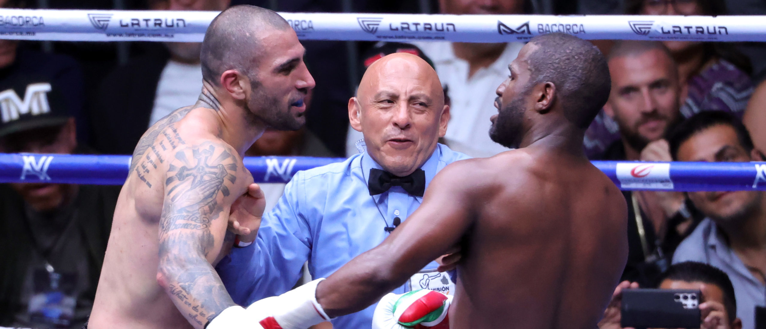 Floyd Mayweather Fires Referee MidFight During Gotti Bout The Daily