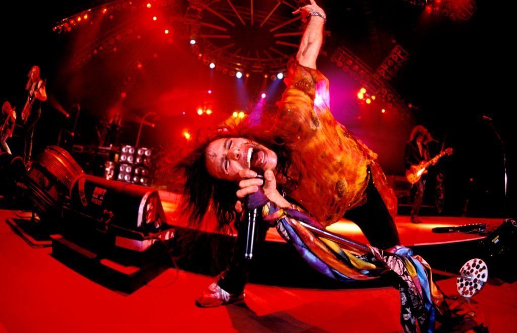 UNITED KINGDOM - DECEMBER 07: WEMBLEY ARENA Photo of Steven TYLER and AEROSMITH, Steven Tyler performing live onstage (Photo by Mick Hutson/Redferns)